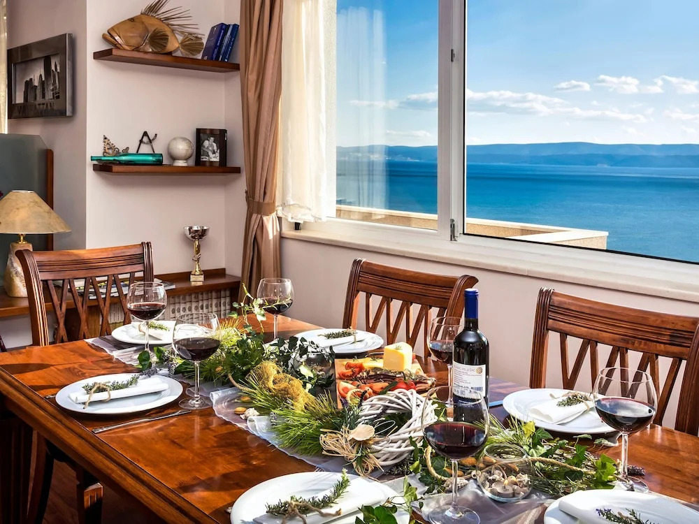 Modern Sea-facing Apartment in Omis Dalmatia