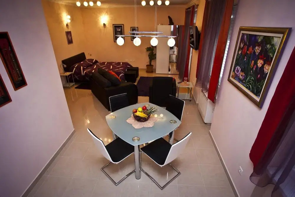 Split Apartments Peric