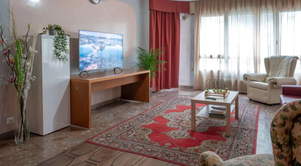 Guest House Train Station Venice - Atika & Atif