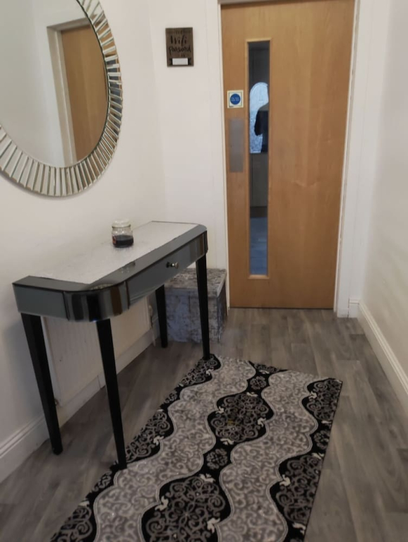 Self Contained 2 Bedrooms House Free Parking