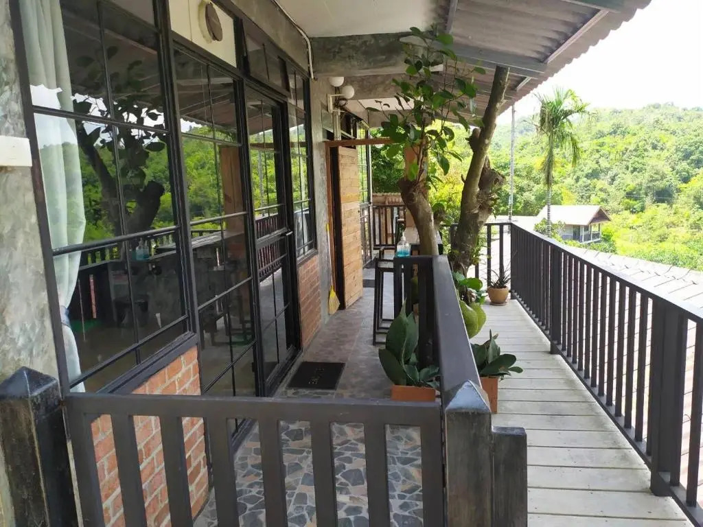 Pilok hillhouse