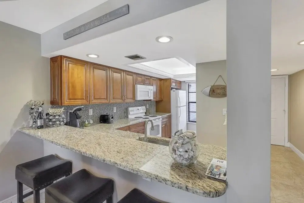 Grandview 305, Marco Island Vacation Rental 2 Bedroom Condo by Redawning