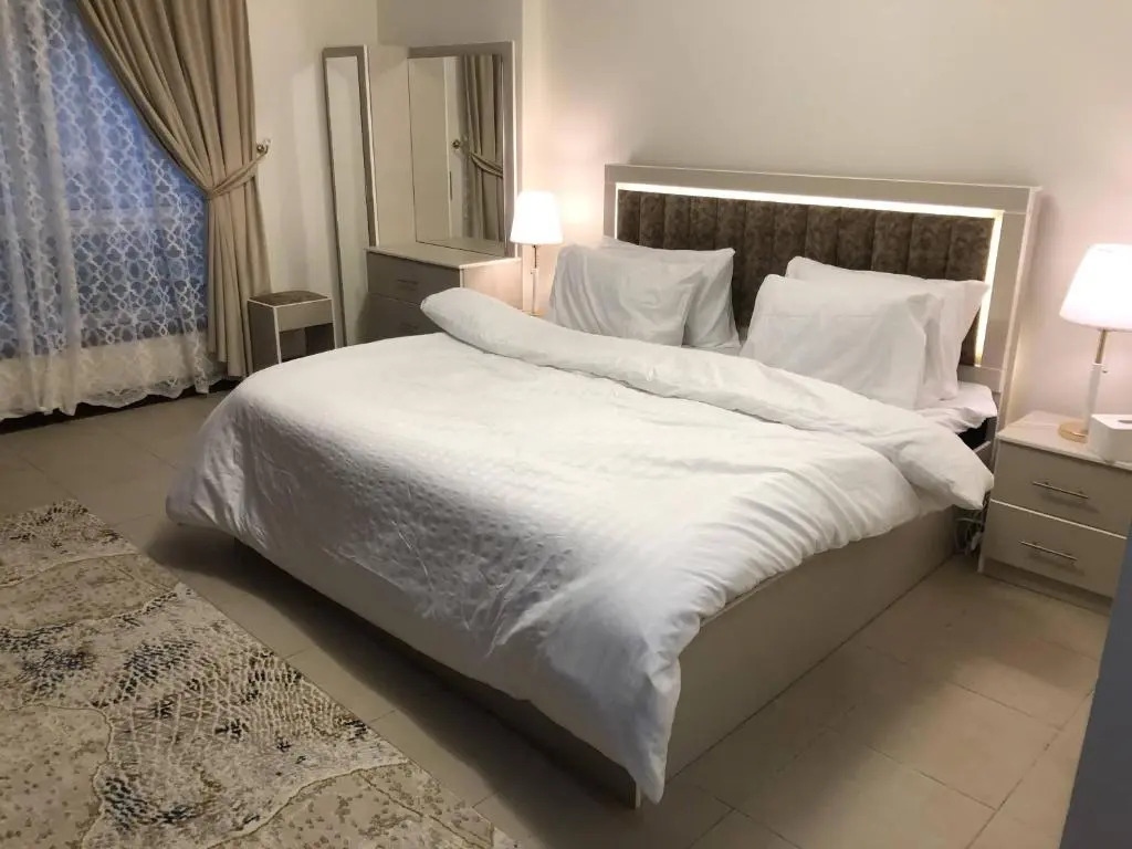 2 bedrooms apartment in Marina 1 towers king Abdullah economy city شقه غرفتين في المارينا ١