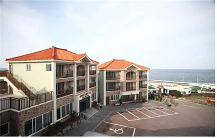 Jeju Evada Pension
