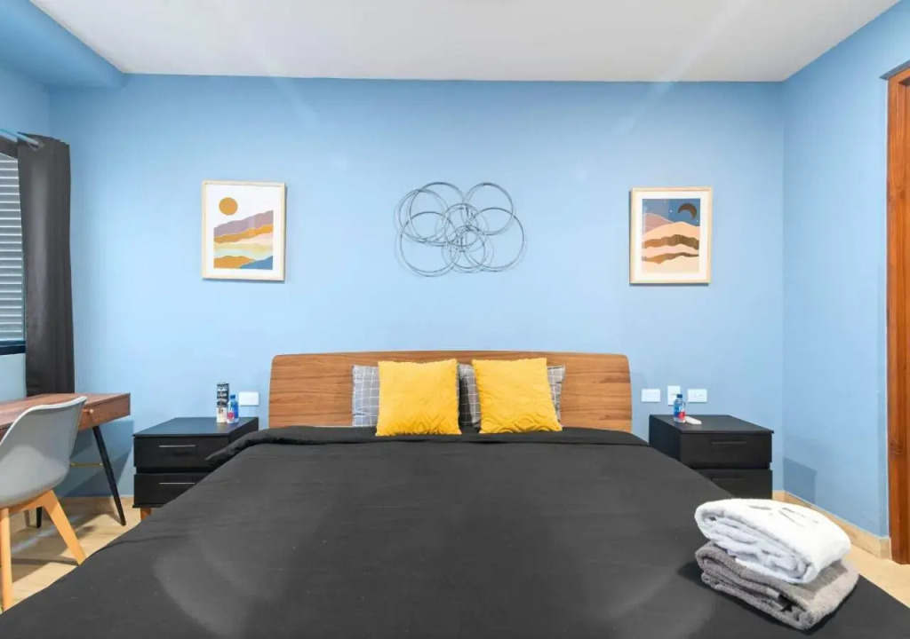 Modern chic 1 bedroom apt w/ rooftop infinity pool