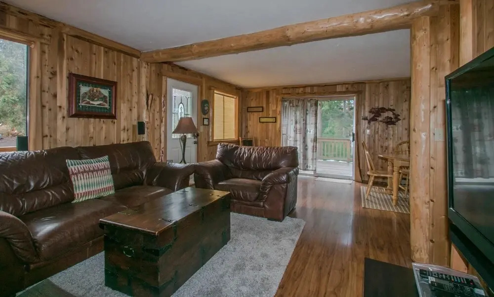 Ole' Berg's Den in Lake Wenatchee