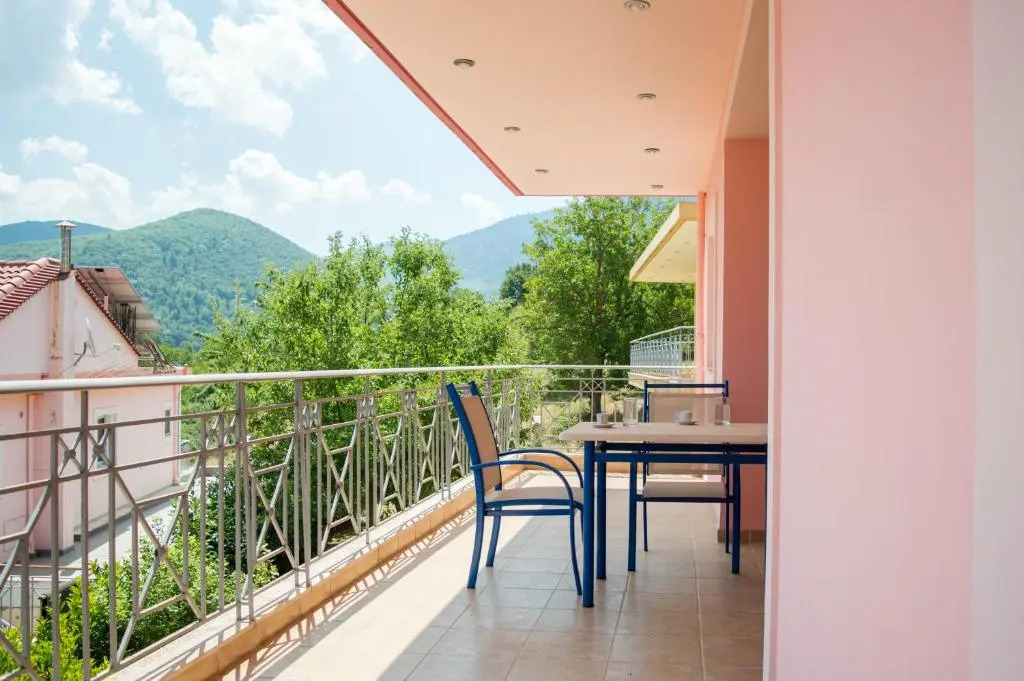 Manesi Apartments