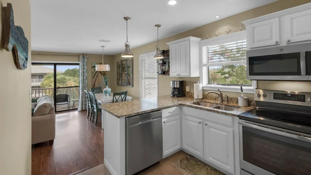 Beachwood Villas 10C - 2 Complex Pools, Tennis, Modern Coastal Charm