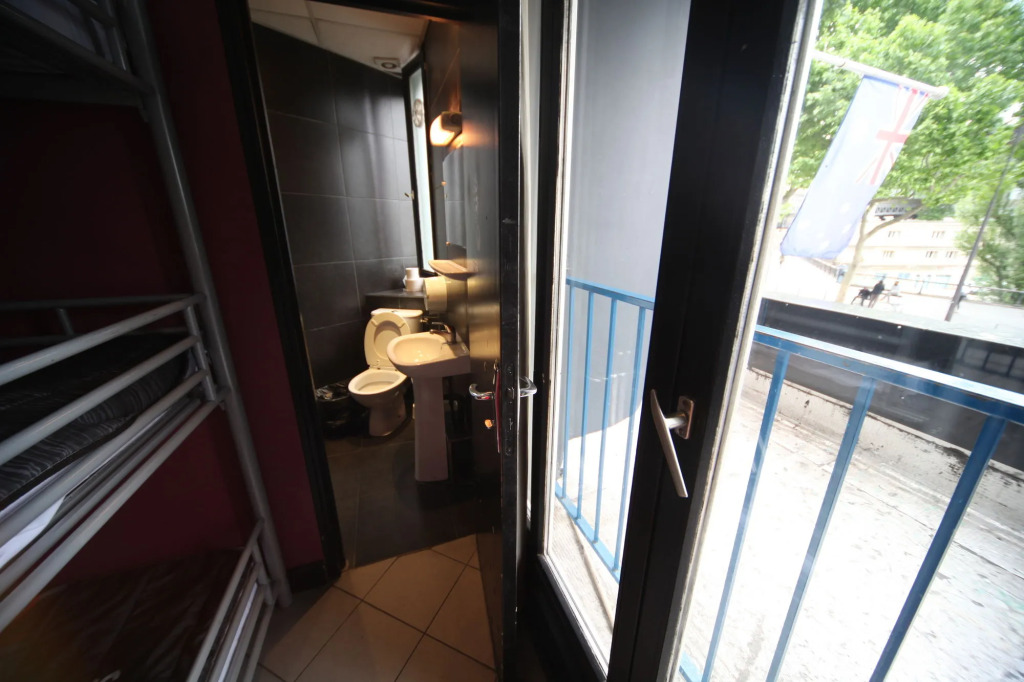 Peace & Love Hostel