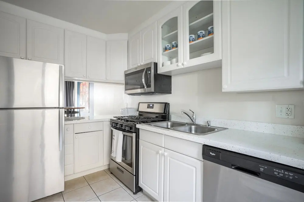 WanderJaunt-Serrano-2BR-Point Loma