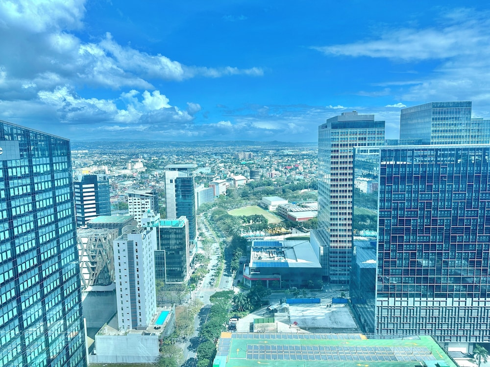 RareCut 177sqm 4BR Uptown Parksuites BGC