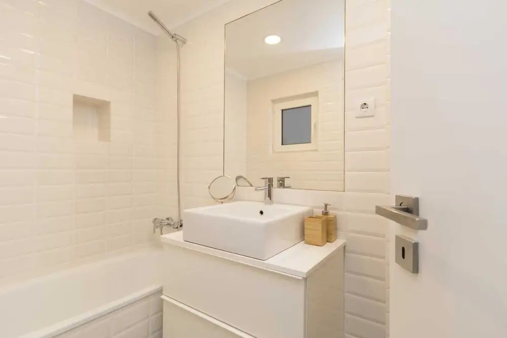 Amazing 3-bedroom Apartment in City Center - Fits 8