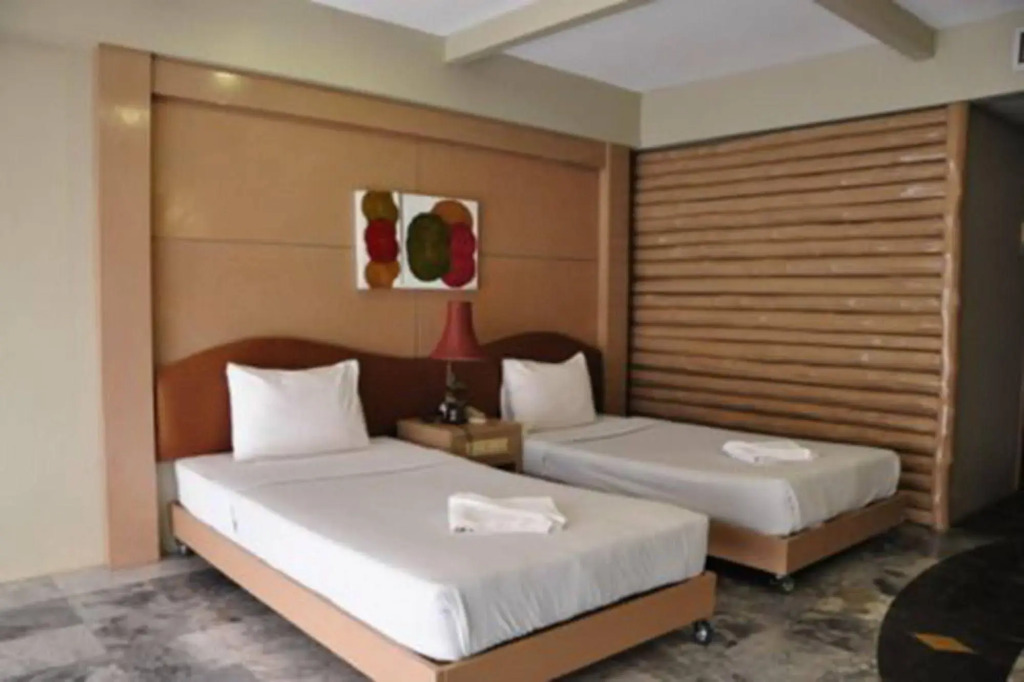 Rockgarden Beach Resort