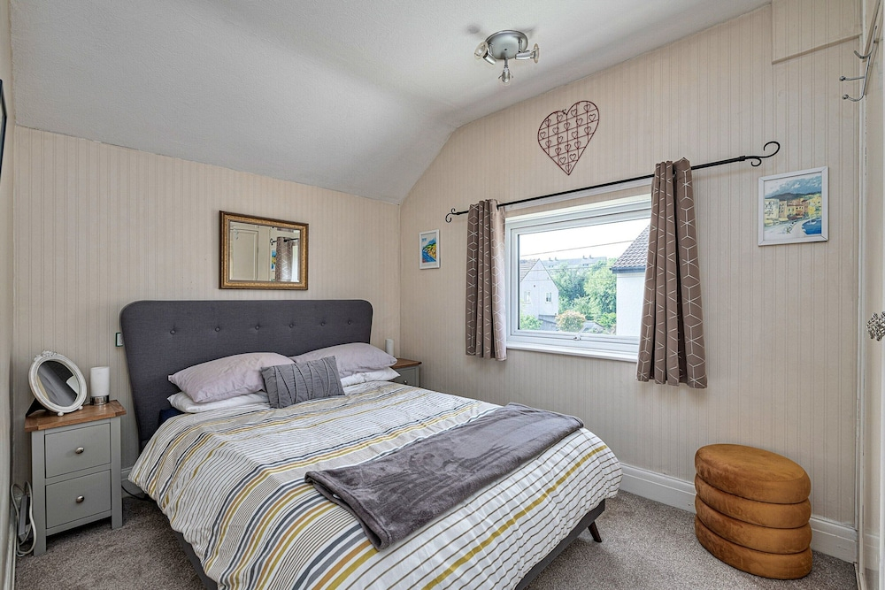 Cottage in Rhos-on-sea Near Sandy Beach