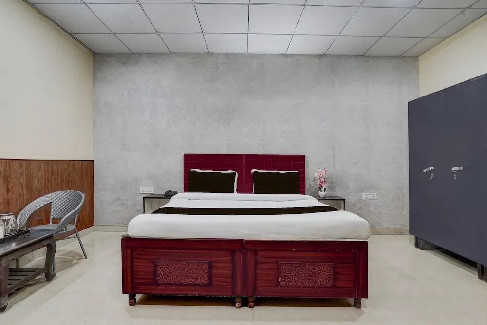Deluxe Hotel O Sector 58 Mohali Hotel Alpha