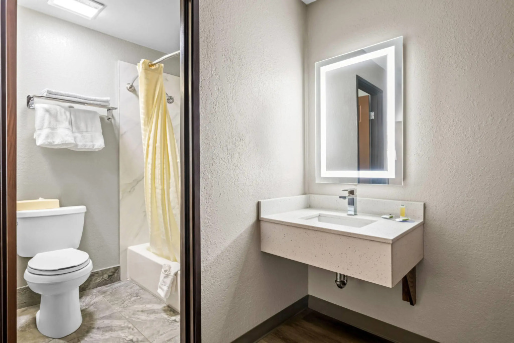 Super 8 by Wyndham Homewood Birmingham Area