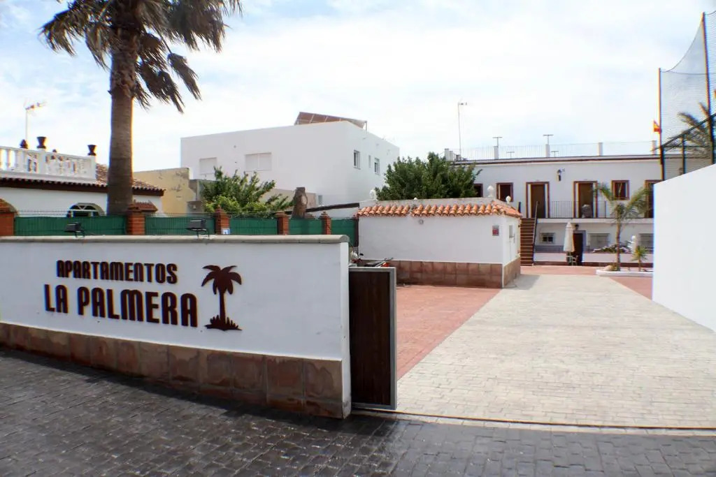 Apartamentos La Palmera