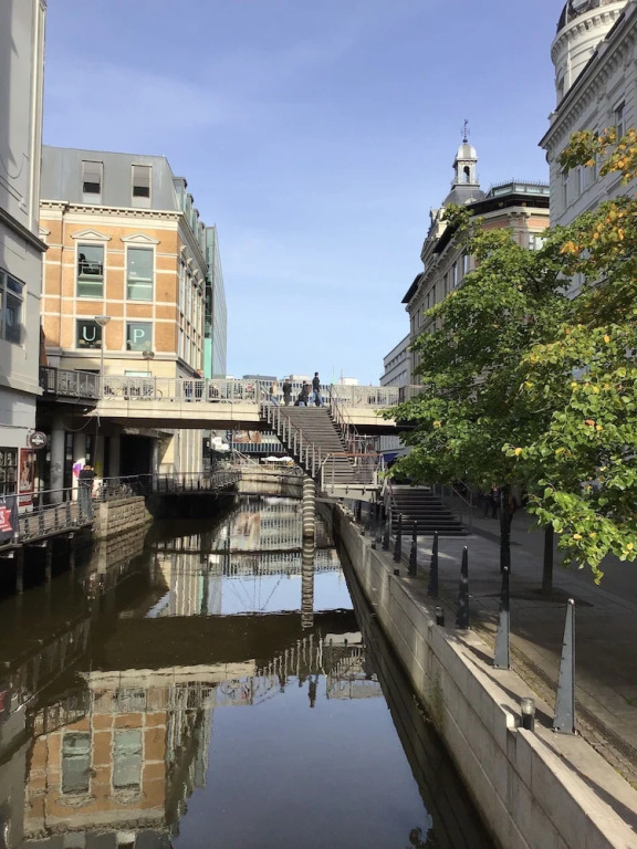 Sanders Boulevard - Smart 3-bdr Apt By the Canal