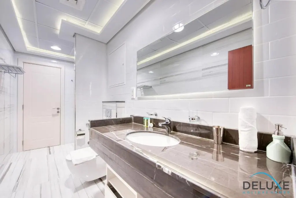 Classy 1BR in Bahar, Jumeirah Beach Residence by Deluxe Holiday Homes