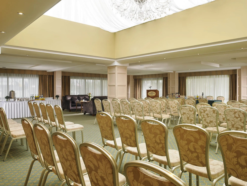 Newpark Hotel