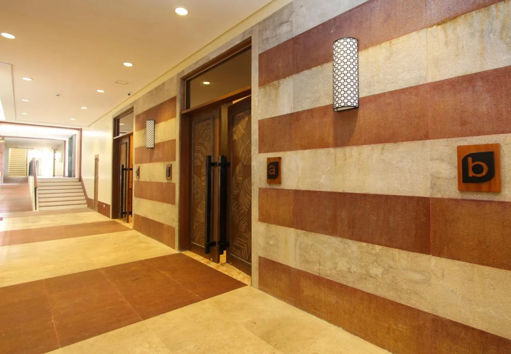 Crown Regency Beach Resort