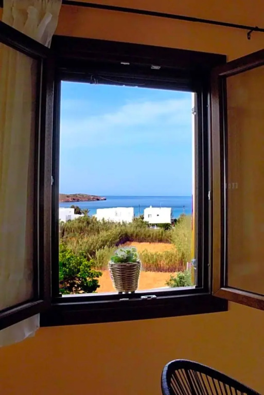 2 Sea Syros