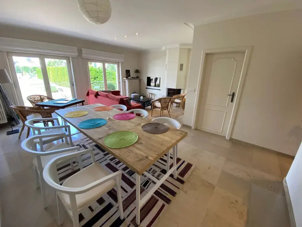Family Home Near Beach in Golden Triangle