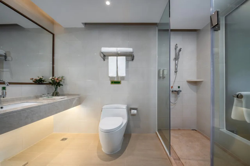 Vienna Hotel (Shenzhen Pingshan High-Speed Railway Station Pingshan Bonded Zone North Gate)