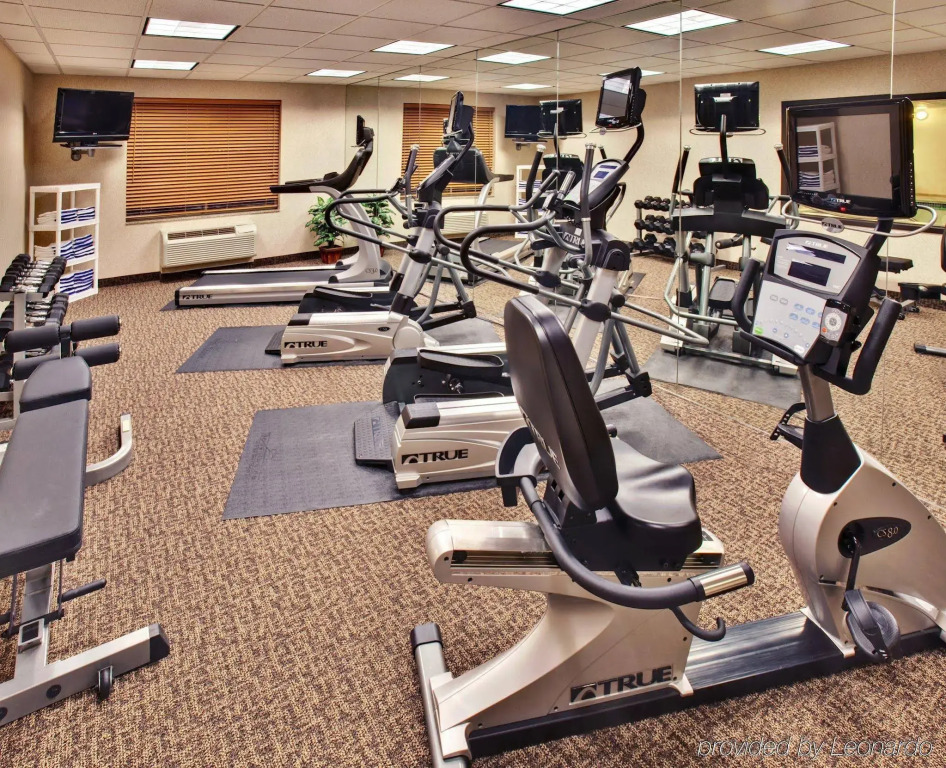 Holiday Inn Express & Suites Bellevue -Omaha Area- by IHG