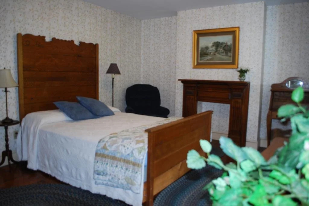 Winter Clove Inn & Resort