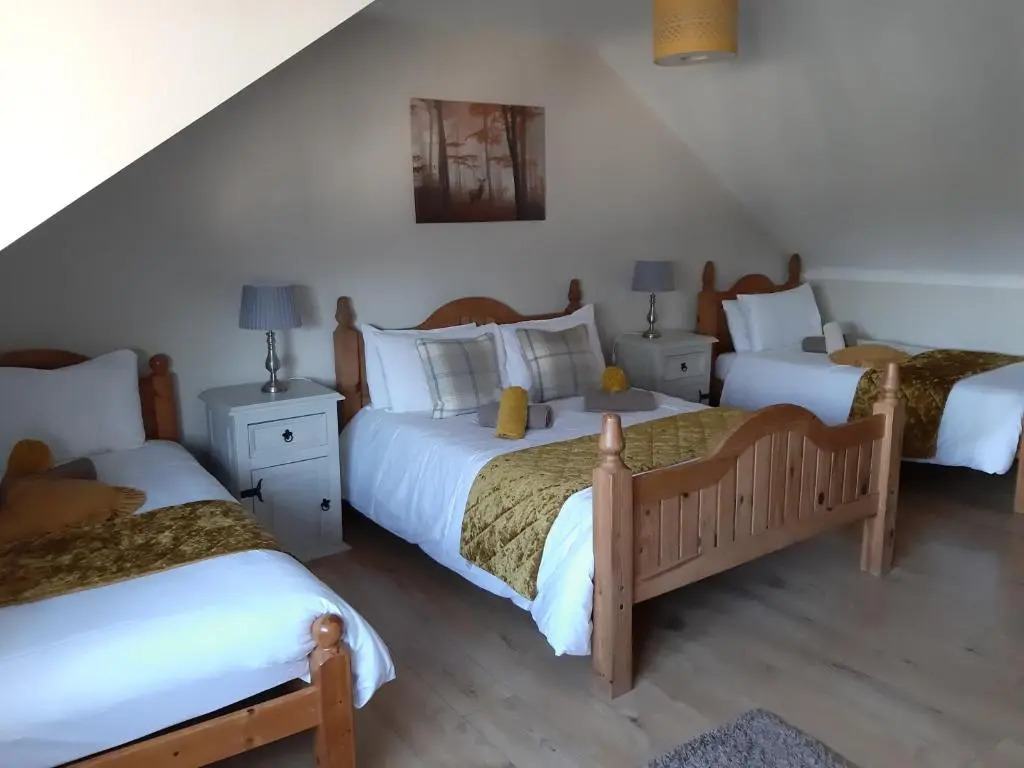 Dulrush Lodge Guest House, Restaurant and Self-Catering