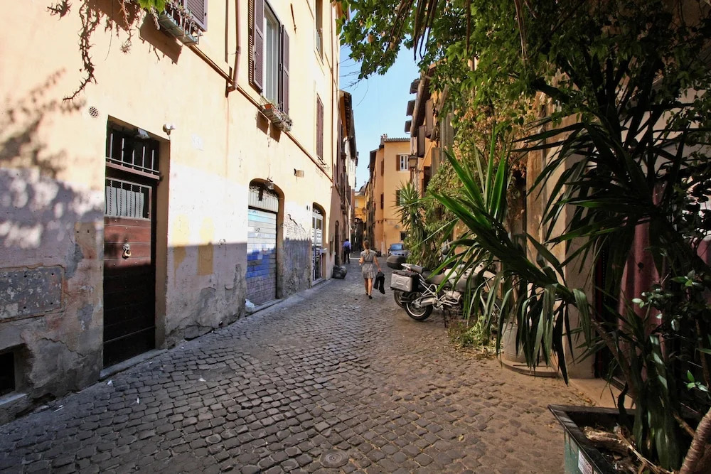 Travel & Stay - Cappellari