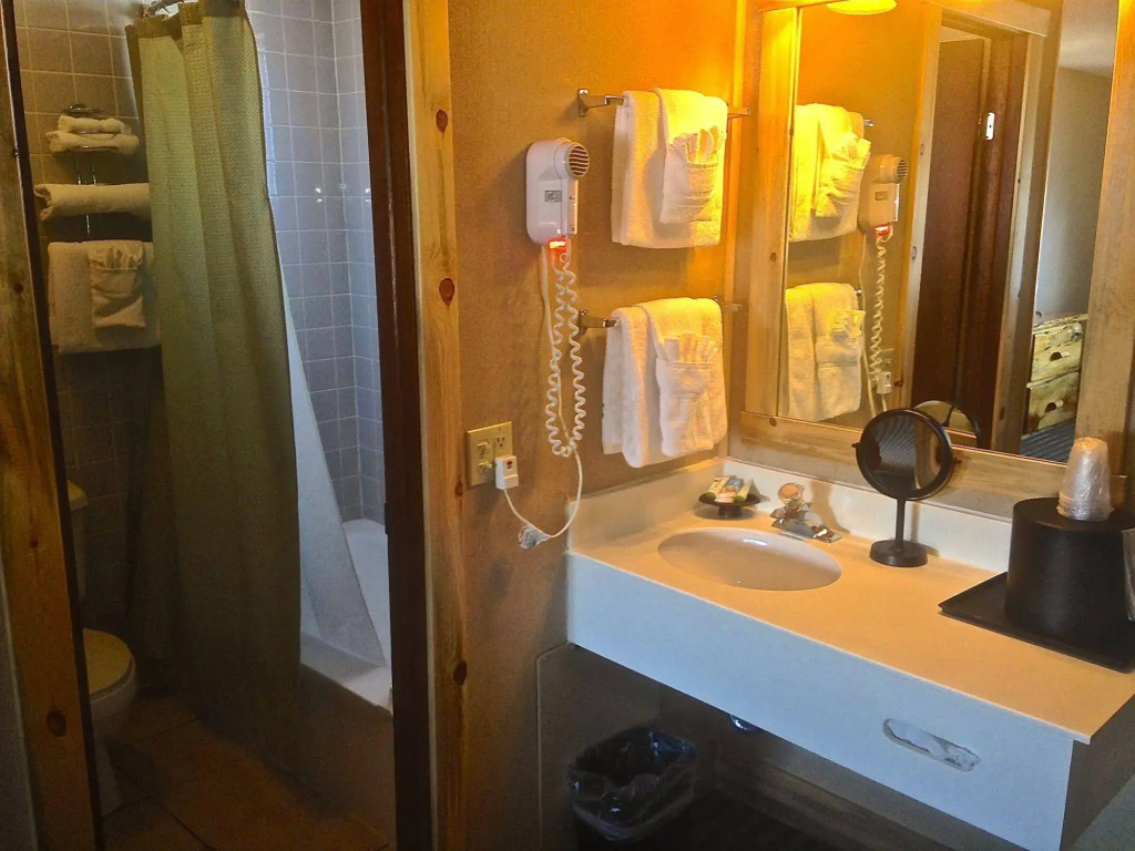 Hotel Estes