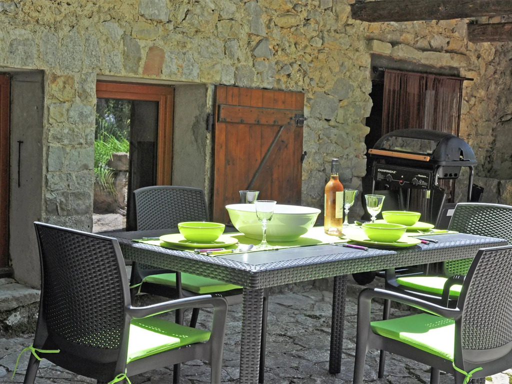 Traditional Holiday Home with Swimming Pool in Fayence