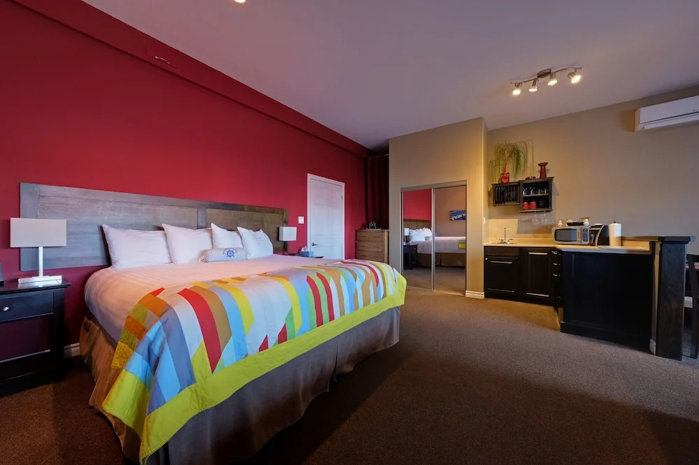 Seaside Suites