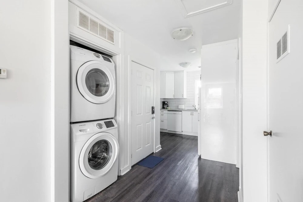 2BR Apt w Netflix - Close to Parks Shopping