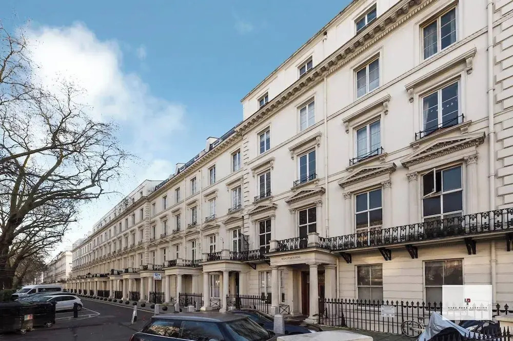 Westbourne Terrace Apartment in London Paddington