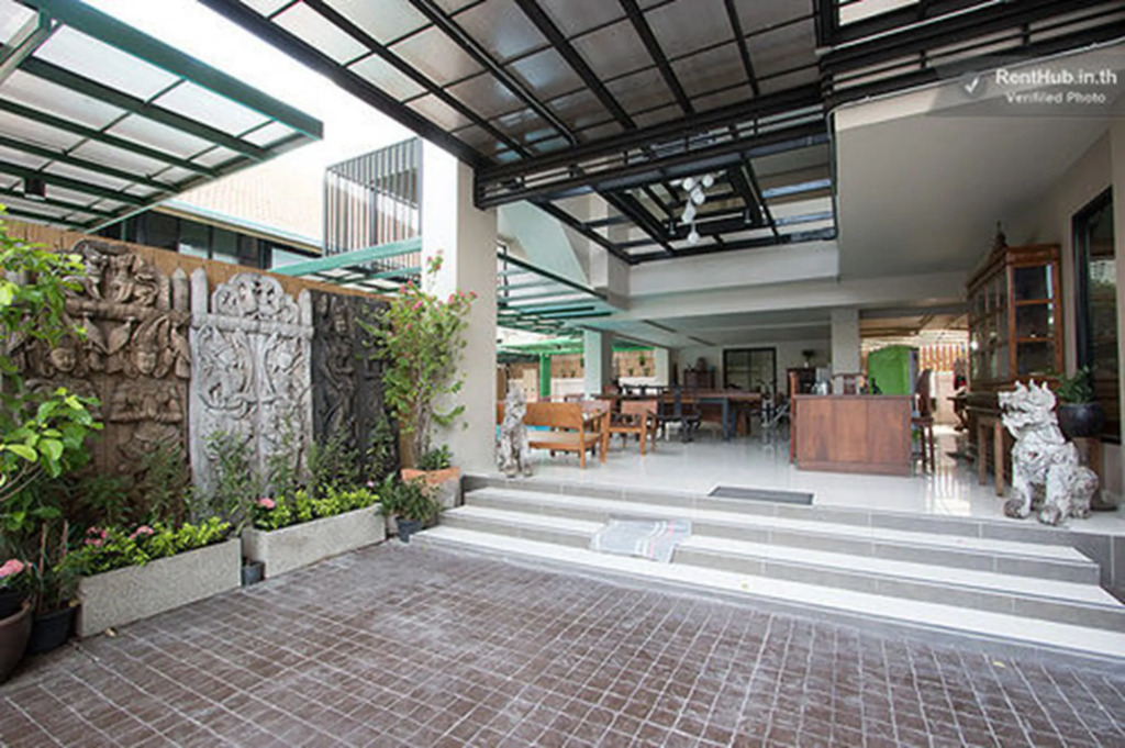 Baan Tanwa - MRT Ratchadapisek Exit 1 or 2