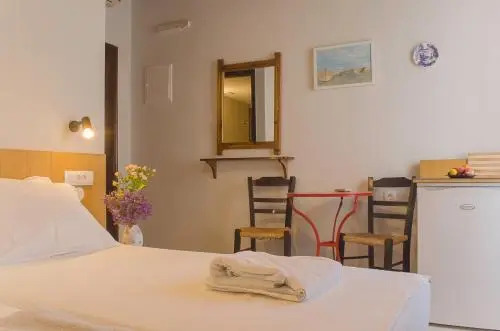 Kalypso Studios & Rooms