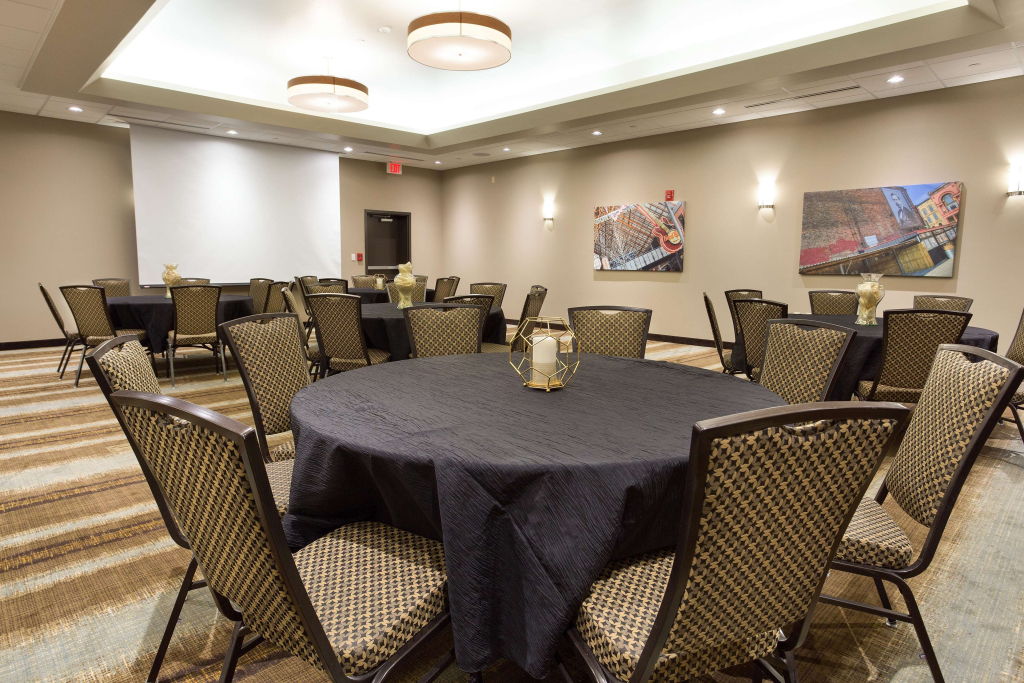 Drury Inn & Suites Louisville North