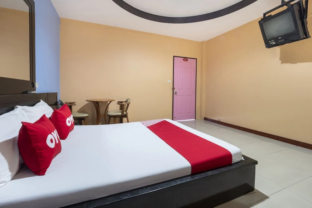 OYO 1153 New Star Hotel