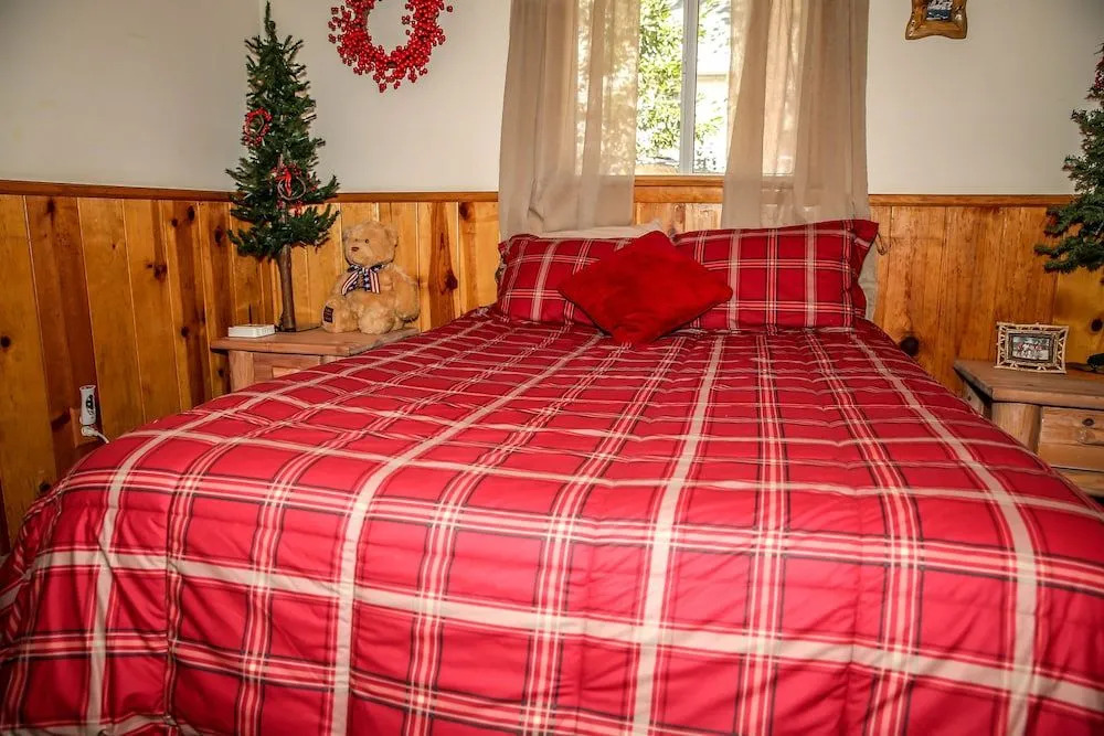 Little Bear Hug - 1 Br home by RedAwning