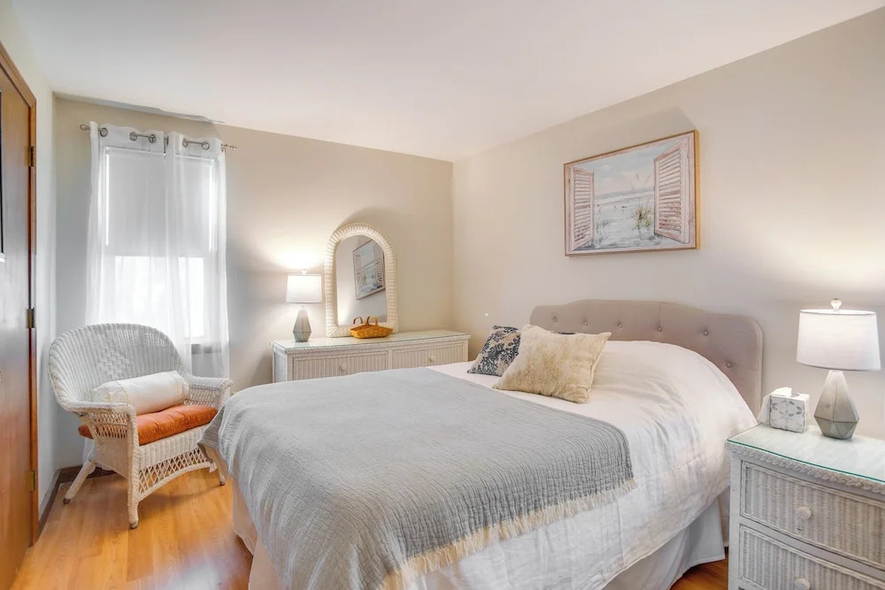 Golf & Unwind: Family Home 2 Mi to Covells Beach!
