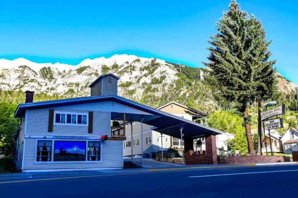 Abram Inn & Suites
