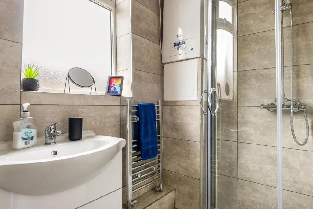 Hopetown Apartment-modern 1 bed with free parking