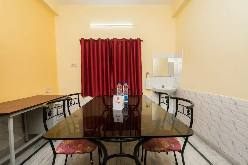 OYO 10367 Hotel Studio 6