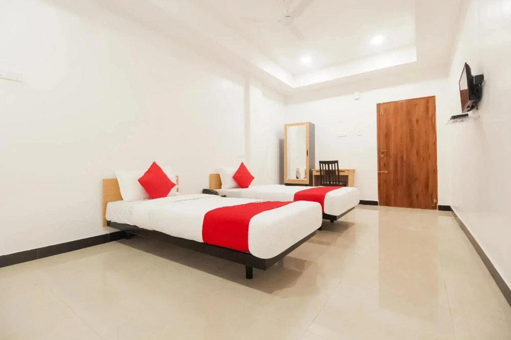 Super OYO Flagship 74485 Sakthi Grand
