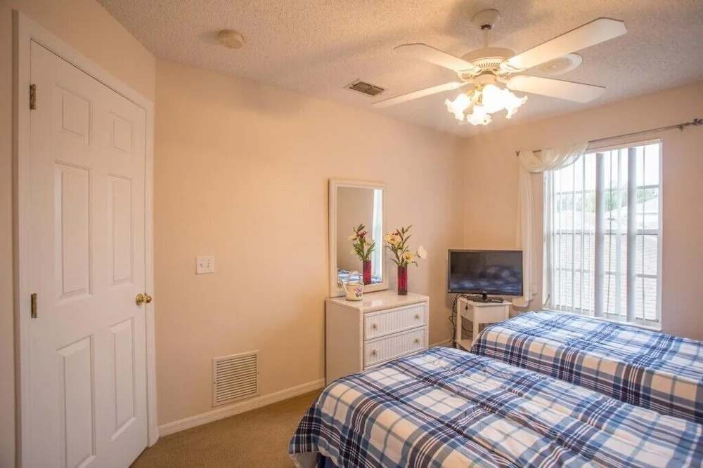 Amazing House! Oak Island - 2833fb 4 Bedroom Villa