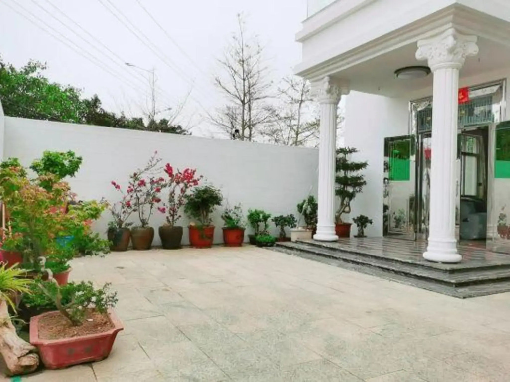Longhai Yuelai Inn
