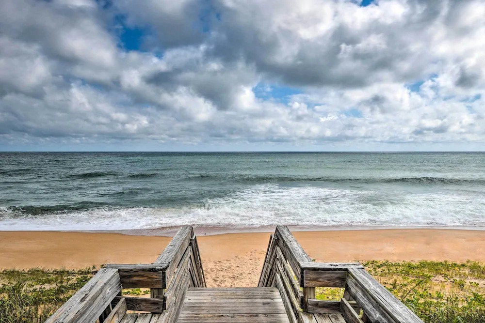 Updated Ormond Beach Condo: Relax & Explore!